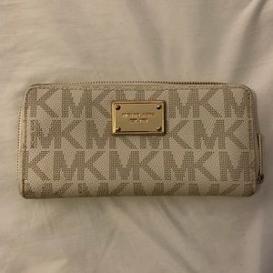 Michael Korach zip around wallet
